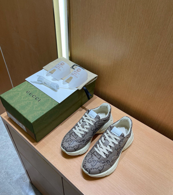 LV SANDALS