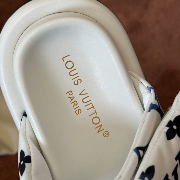LV SANDALS