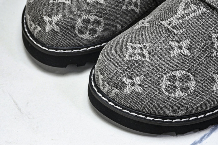 LV SANDALS