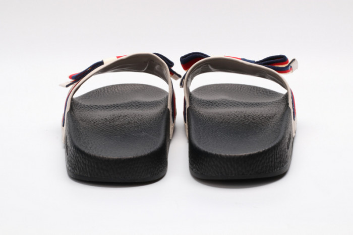 G*u*i sandals