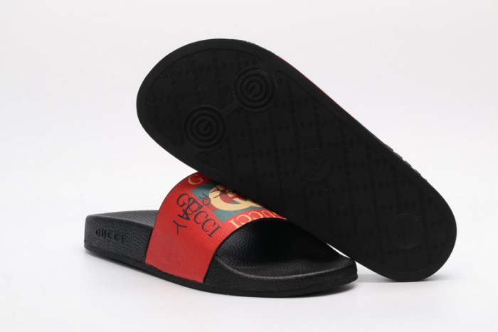 G*u*i sandals