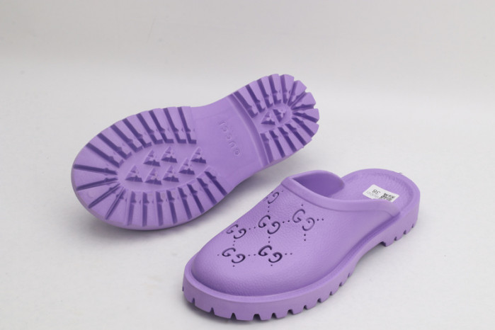 G*u*i sandals