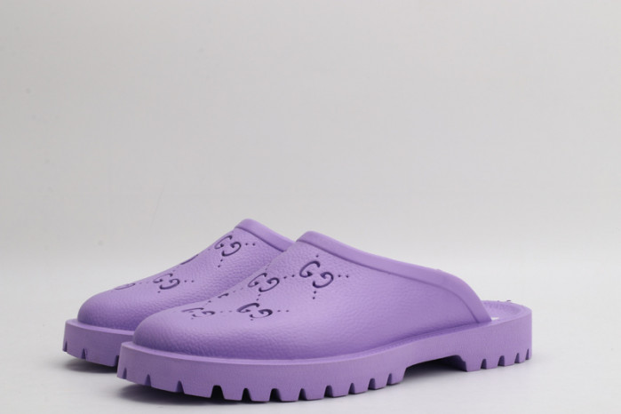 G*u*i sandals