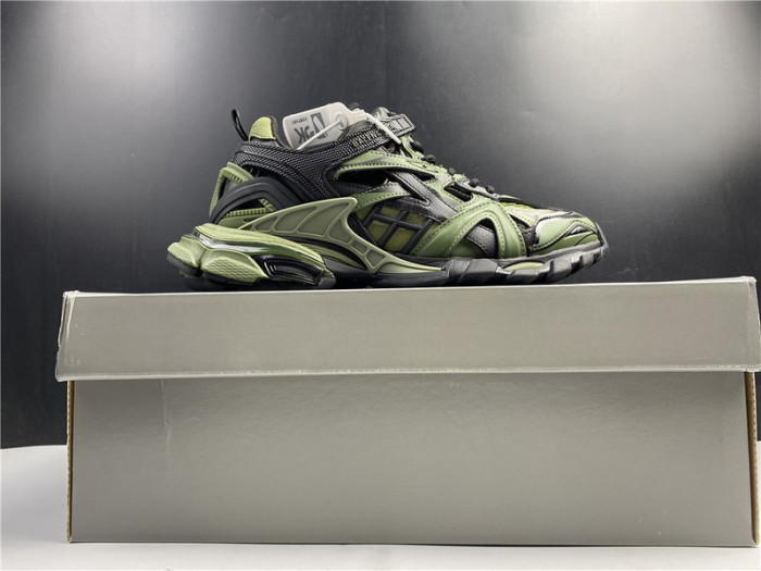 blcg track.2 black and green 568614 w3ae1 2311