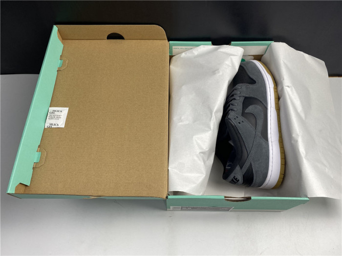 nike sb dunk low dark grey black gum ar0778-001