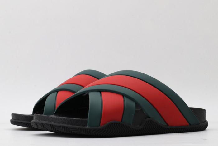 G*u*i sandals