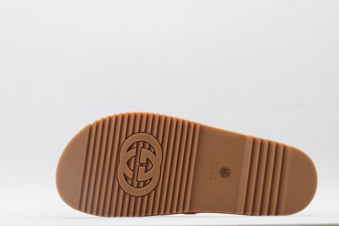 G*u*i sandals
