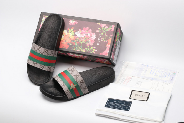 G*u*i sandals