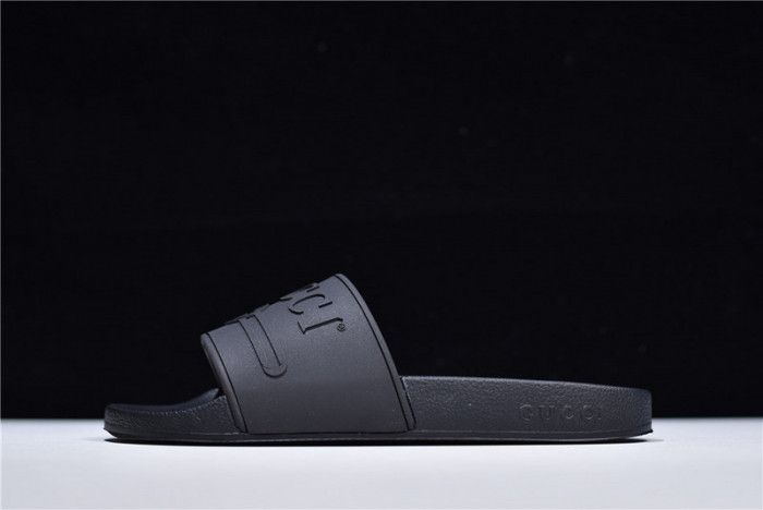 G*u*i sandals